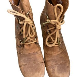 Sorel size 9 womens vintage platform chunky boots